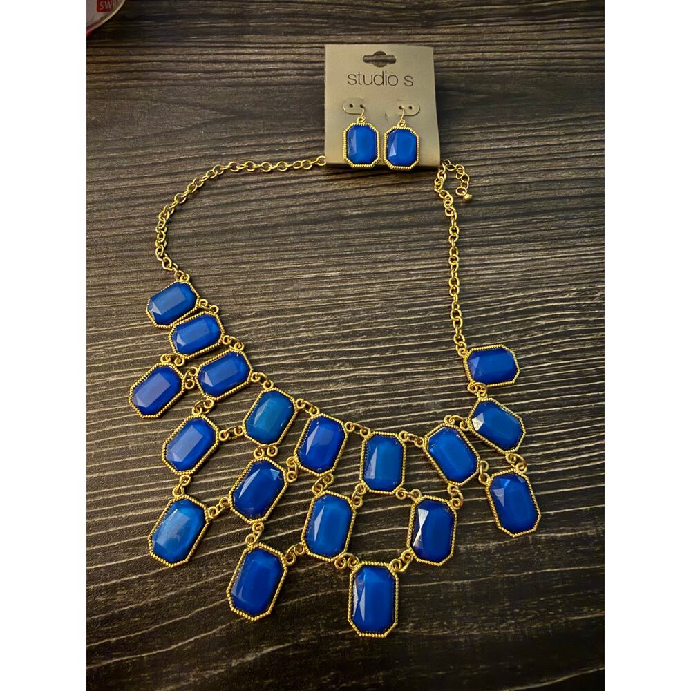 6/$25 Vintage NWT Studio S Gold & Blue Statement Drop Necklace & Earring Set